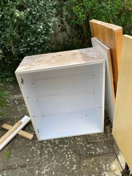 Photo of free Shaker kitchen cupboards 800 and 600 (Golden Triangle NR2) #3