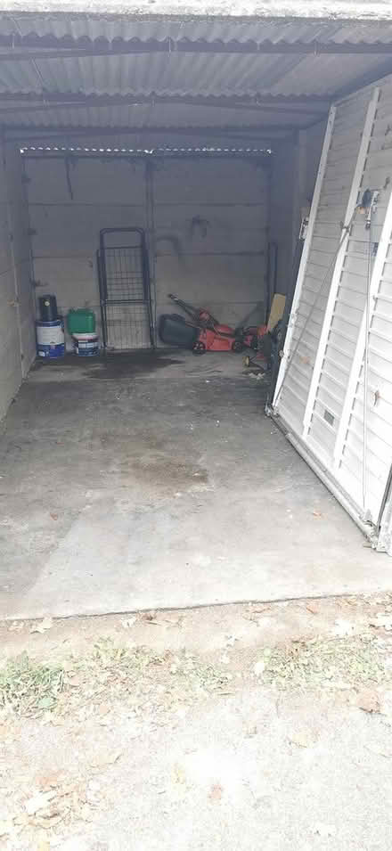 Photo of free Clothes Aire (Parkstone BH14) #1