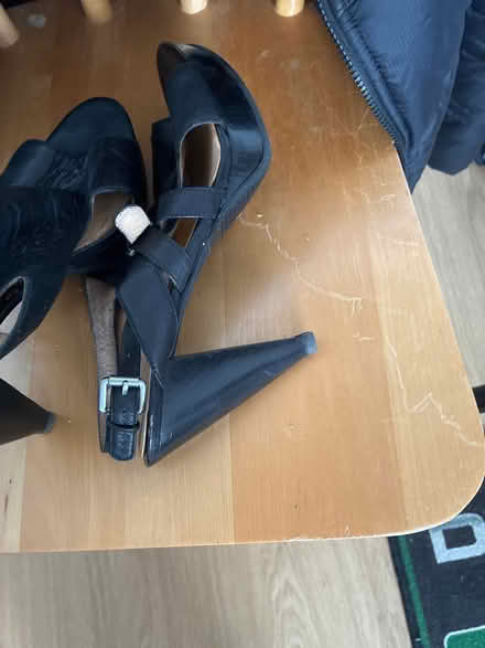 Photo of free Women’s flat form sandals (Rayner's Lane HA2) #2