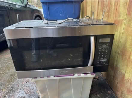 Photo of free microwave (Downtown Bothell) #2