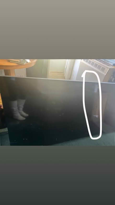Photo of free 65 inch tv(cracked screen) (37160) #2