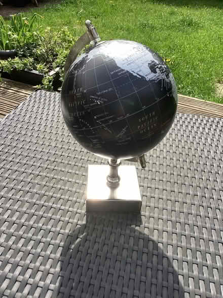 Photo of free Table globe (Bedfont TW14) #1