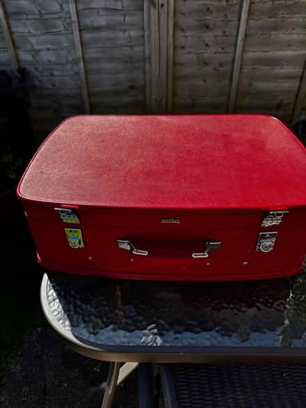 Photo of free vintage suitcase (TN2 3HT) #4