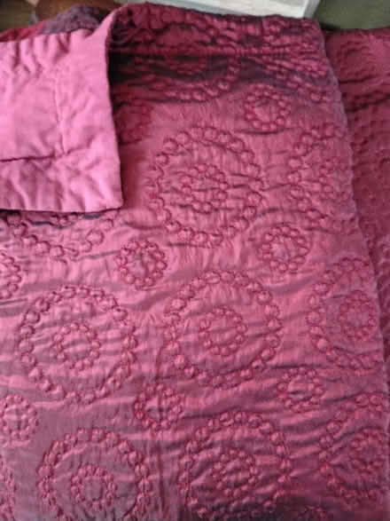 Photo of free King size bedding sets (Church End MK43) #2