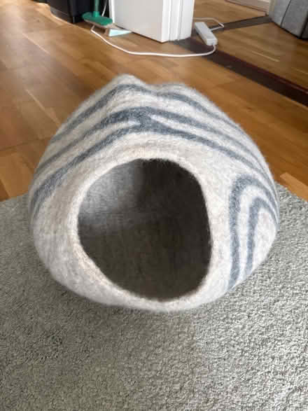 Photo of free Unused Cat Bed (Oxford OX1) #1
