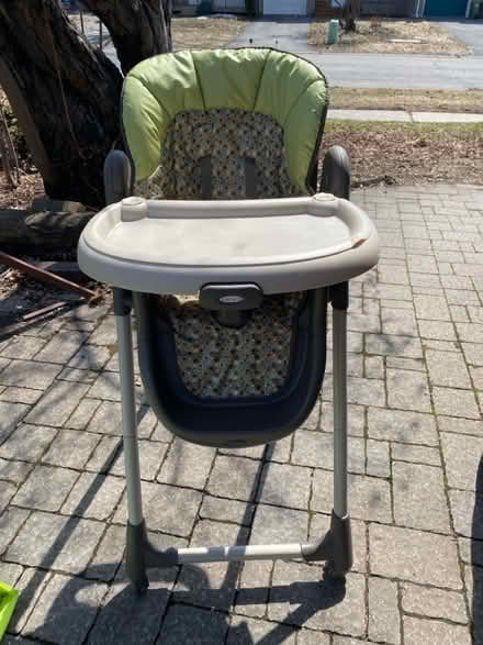 Photo of free High chair (Blackburn hamlet) #1