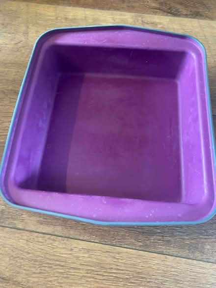 Photo of free Large square silicon cake baking 'tin' (Cogges OX28) #1