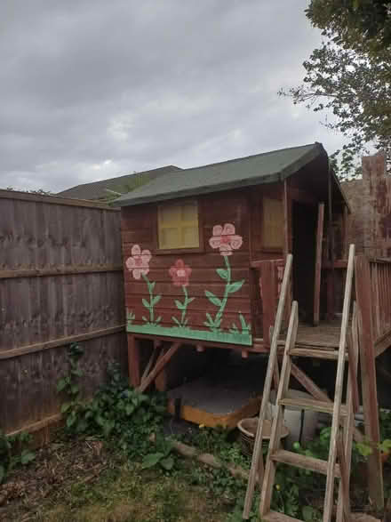 Photo of free Wooden children's play house (Kt151UJ) #2