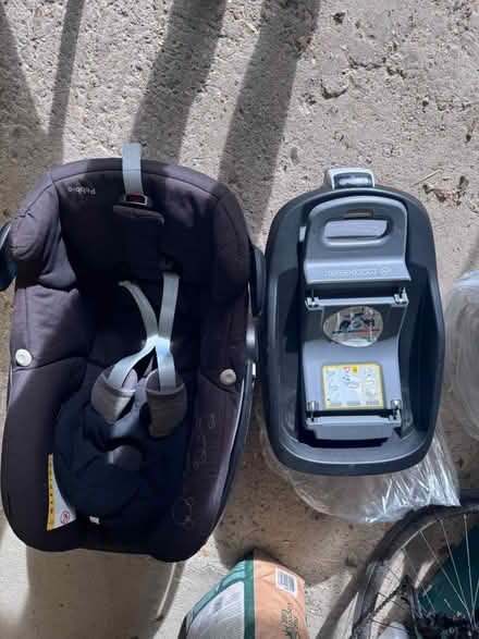 Photo of free Baby car seat (Cambridge/Royston) #3