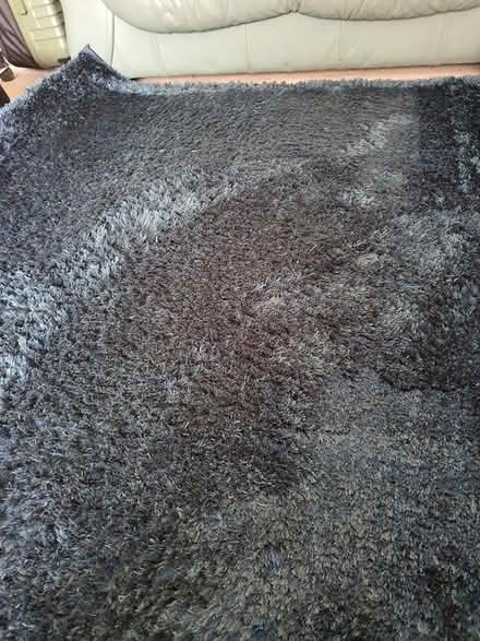 Photo of free Large dark blue, deep pile rug (Ickleford. Sg5) #1