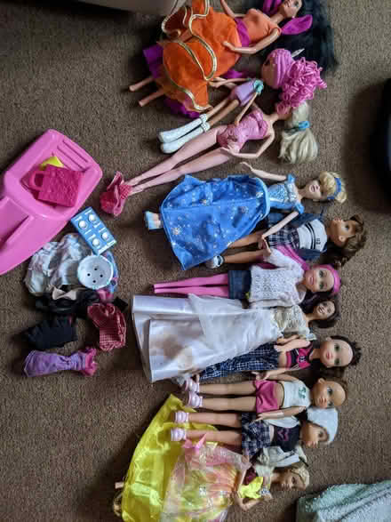 Photo of free Various dolls - barbies and 4ever friends (Old Woking GU22) #1
