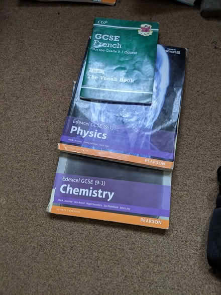 Photo of free GCSE Revision Guides (Old Woking GU22) #1