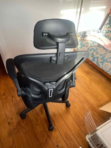 Photo of free Poorly assembled computer chair (New Cross SE14) #4