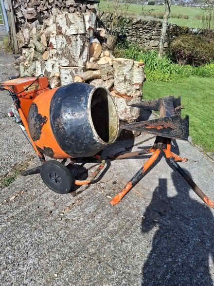 Photo of free Electric cement mixer (Hallgarth LA9) #1