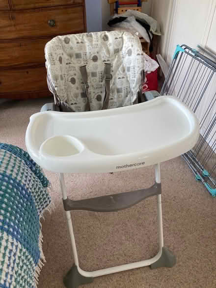 Photo of free High chair (TW9 (Kew)) #1