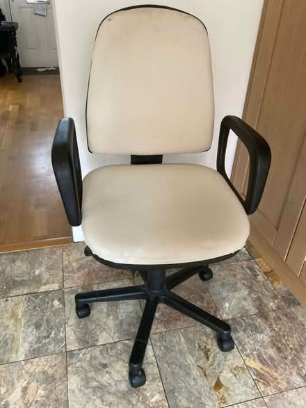 Photo of free Office chair (Goldsworth Park GU21) #1
