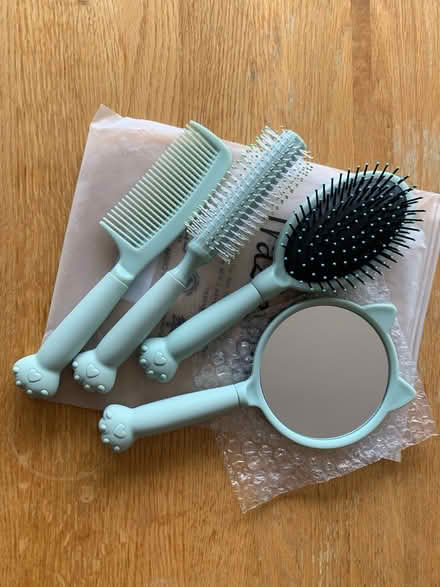 Photo of free Hair brush & mirror set (Churchdown GL3) #1