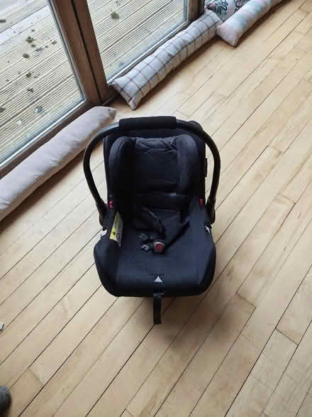 Photo of free Baby Car Seat (Menstrie FK11) #1