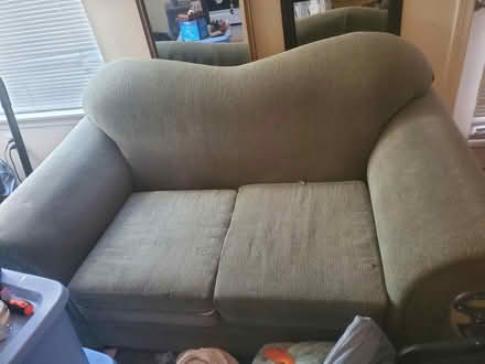 Photo of free Couch (near chemeketa collage) #1