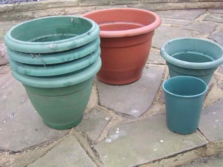 Photo of free 5 lge 2 smaller plastic garden pots (Durrington BN13) #1