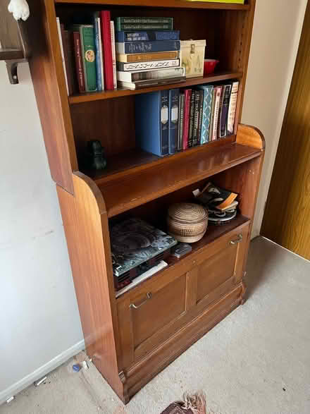 Photo of free Mahogany Victorian bookcase (Eynsham OX29) #2