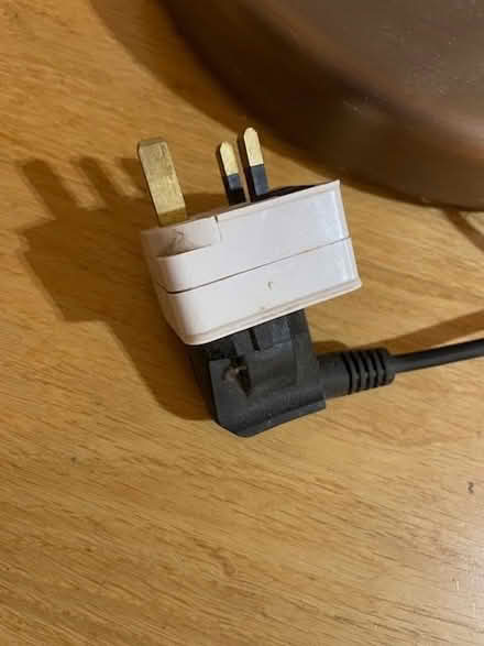 Photo of free Floor lamp - mother and child Art Nouveau-ish design (Botley OX2) #4