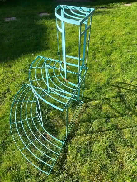 Photo of free Metal plant stand (BR6) #2