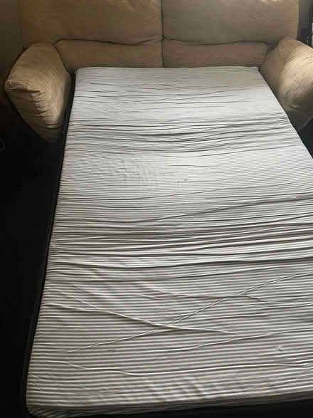 Photo of free Beautiful sofa bed in great condition. (Central Watford WD17) #3