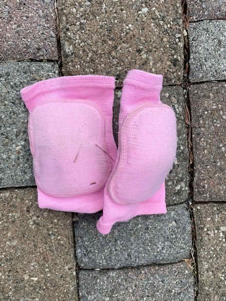 Photo of free 3 wheel kids scooter and knee pads (Livingston) #4