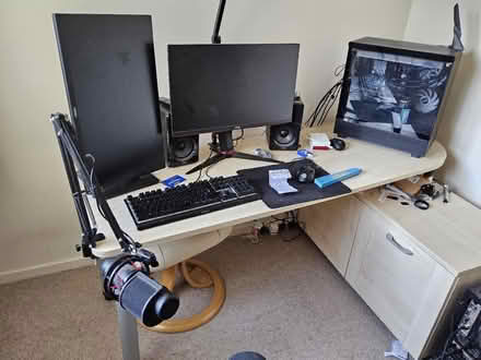 Photo of free L Shaped Computer Desk (Putnoe MK41) #4