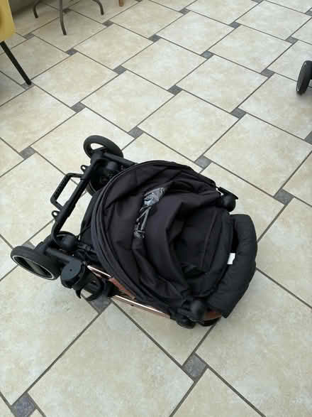 Photo of free Ickle bubba Globe pushchair - no brake! (Hadlow TN11) #3