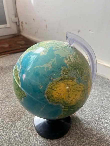 Photo of free French Globe (Upper Beeding) #1