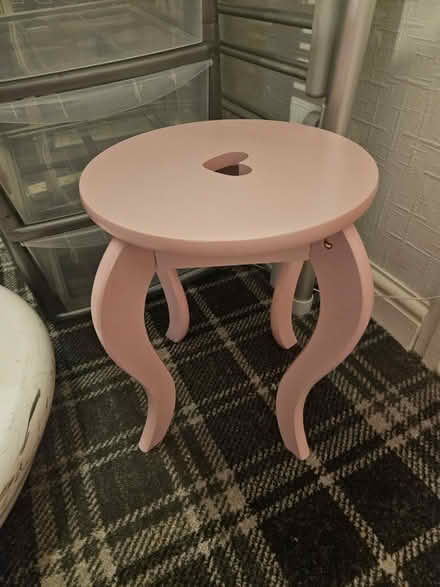 Photo of free Children's Heart Chair (SK14) #1