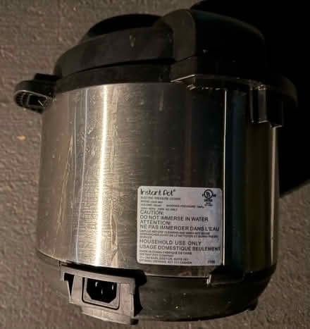 Photo of free Instant Pot without cord (1075 Valencia Avenue) #3