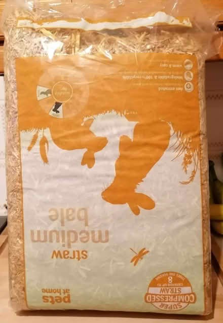 Photo of free straw (Hollybush NP44) #1