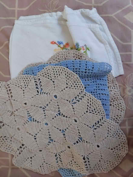 Photo of free Vintage crocheted Doilies (Wrose BD2) #1