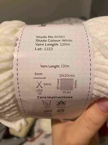 Photo of free bunch of chunky yarn (SW193TA) #3