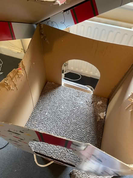 Photo of free Cat scratch box (SW18) #2