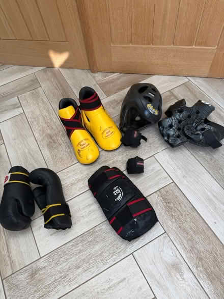 Photo of free Kickboxing kit (Derby DE72) #2