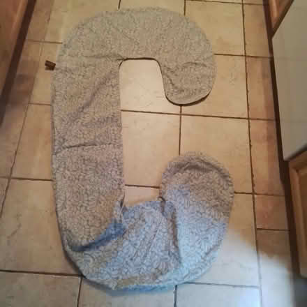 Photo of free Pillowcase for Maternity Pillow (Uplands / Riverside) #1