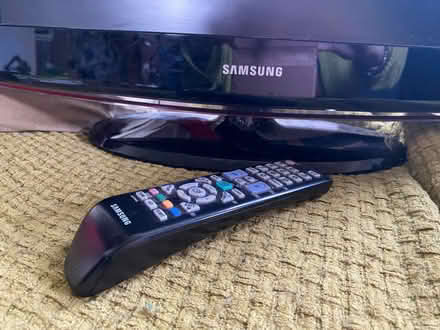 Photo of free Samsung tv with remote (Lightpill GL5) #1