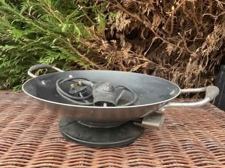Photo of free Electric wok (OX44 nuneham) #1