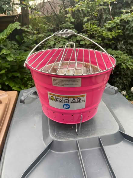 Photo of free Pink bucket barbecue (GU12) #1