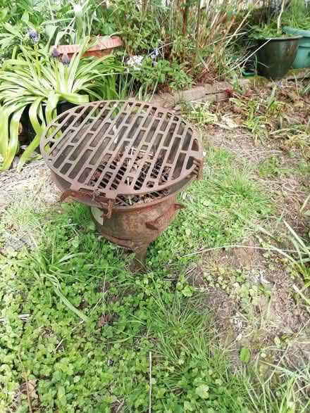 Photo of free Old rusty charcoal grille (Brookvale RG21) #2