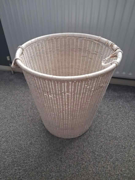 Photo of free Laundry basket (New addington CR0) #1