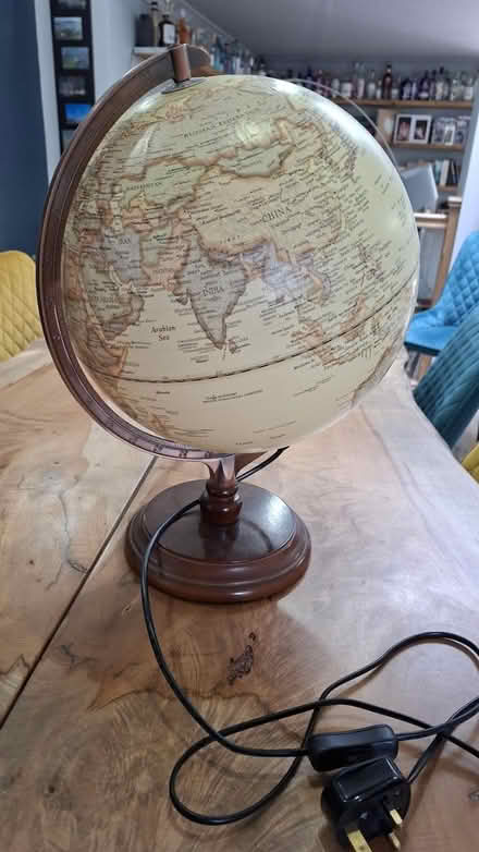 Photo of free Globe (North Leigh OX29) #1