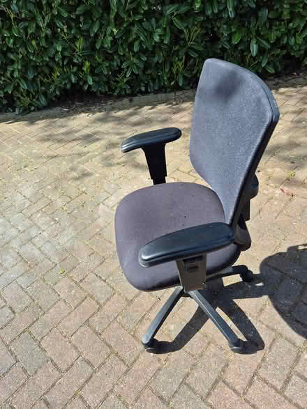 Photo of free Desk chair (IP10) #2