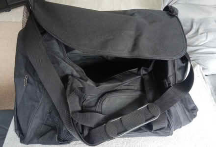 Photo of free Holdall (Horsham, near Bennetts Field) #1