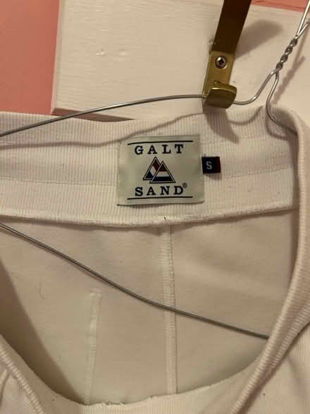 Photo of free Men’s white casual pants (E3) #3