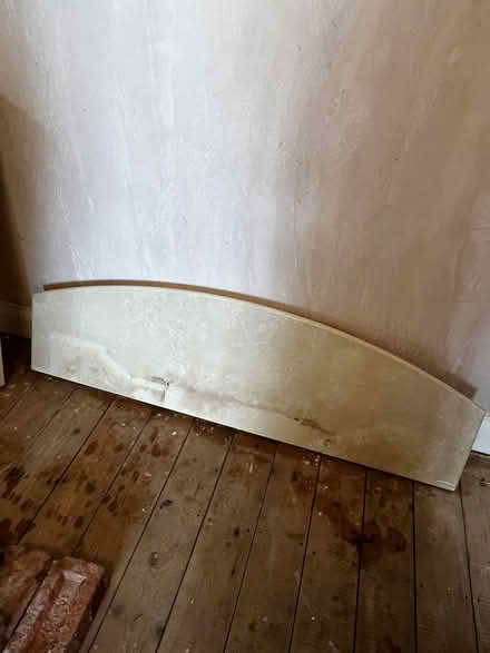 Photo of free Marble fire surround (Greaves LA1) #4
